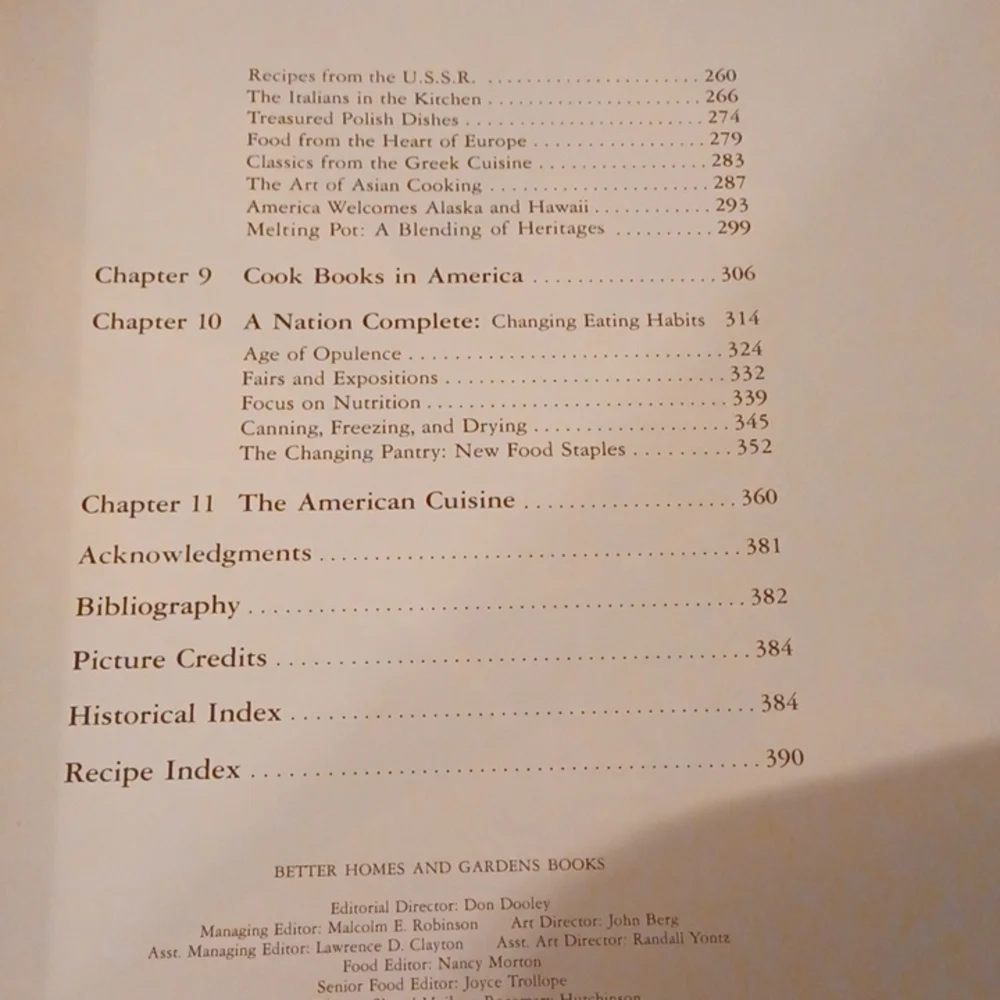 Heritage cookbook by Better Homes and Gardens  1975